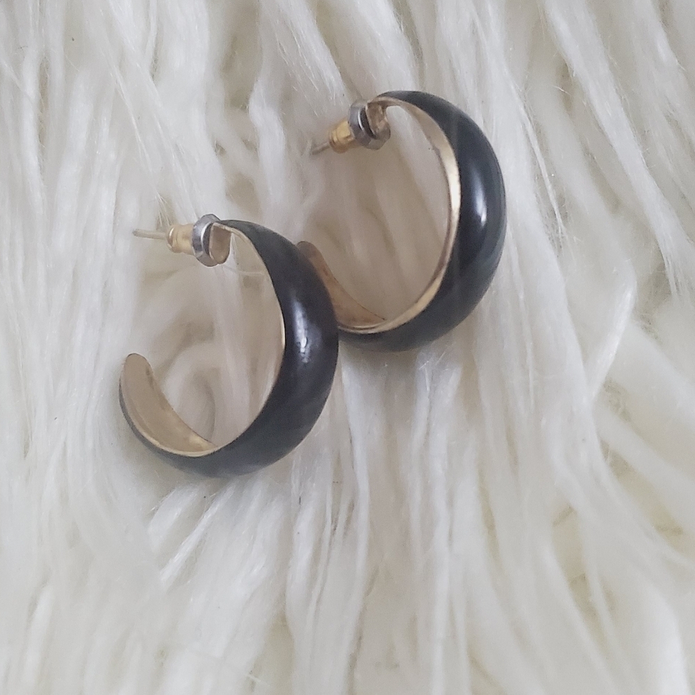 Black Hoop Earrings For Women Fashion. Black Crescent Moon Shaped Earrings. 🌴